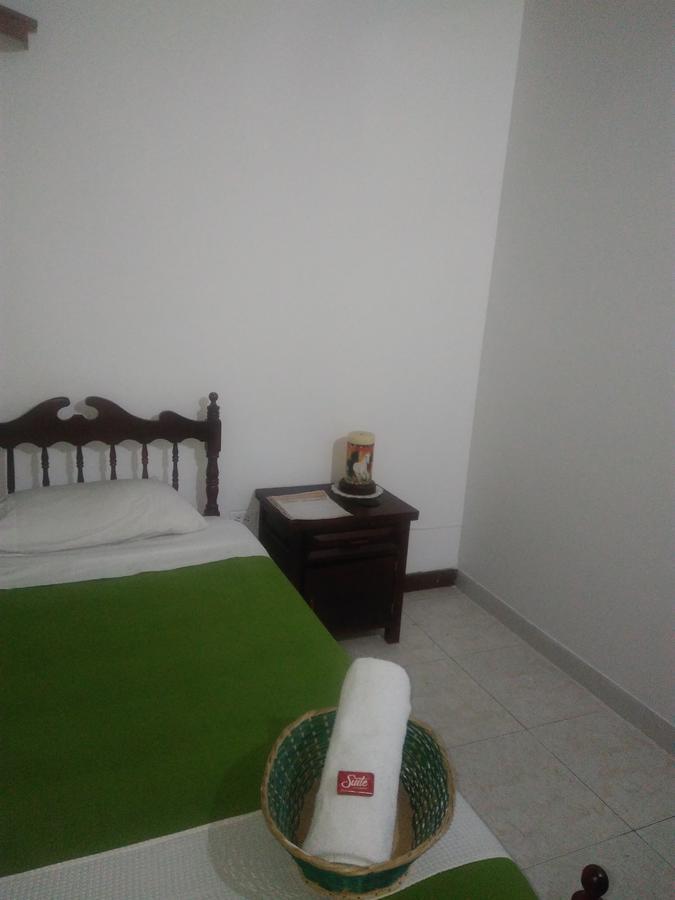 Como En Casa! Restaurante Y Hostal Bogotá Eksteriør billede